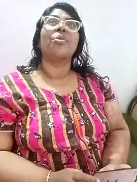 Snapshot of zara-mallus chatting on 10-19-25, 05:52 zara-mallus online show from 10-19-25, 05:52