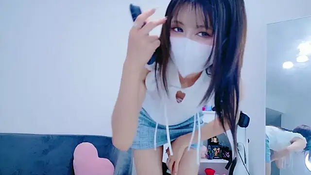 Snapshot of -Nyanko-chan- chatting on 06-03-26, 09:09 -Nyanko-chan- online show from 06-03-26, 09:09