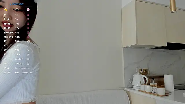 Snapshot of kaori_mi chatting on 10-31-25, 05:41 kaori mi online show from 10-31-25, 05:41