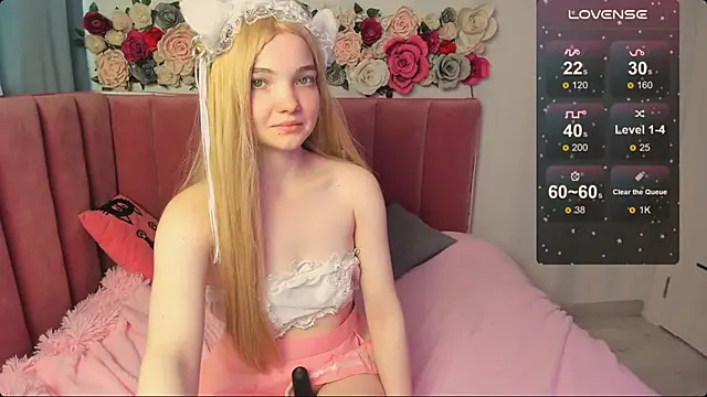 Snapshot of AnimeAlica18 chatting on 10-22-25, 02:23 AnimeAlica18 online show from 10-22-25, 02:23