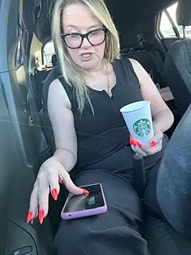 SuzieSub online show from 03-03-26, 01:06