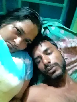 Snapshot of Hotty-couple063 chatting on 09-24-25, 05:27 Hotty-couple063 online show from 09-24-25, 05:27