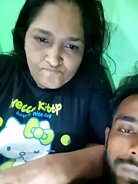 Snapshot of Hotty-couple063 chatting on 09-25-25, 05:49 Hotty-couple063 online show from 09-25-25, 05:49