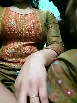 Snapshot of Hotty-couple063 chatting on 09-27-25, 06:13 Hotty-couple063 online show from 09-27-25, 06:13