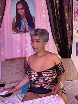 Snapshot of skarlleth_11 chatting on 11-20-25, 02:06 skarlleth 11 online show from 11-20-25, 02:06