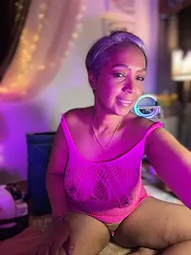 Snapshot of skarlleth_11 chatting on 11-30-25, 12:14 skarlleth 11 online show from 11-30-25, 12:14