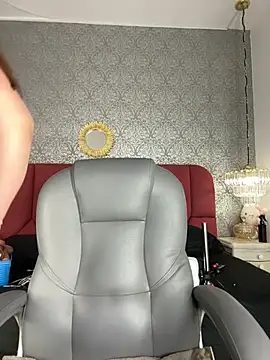 Katie shuangs online show from 04-24-26, 11:51