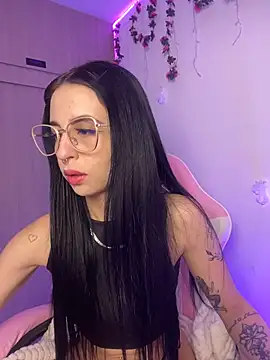 Lia  1 online show from 11-28-25, 12:46