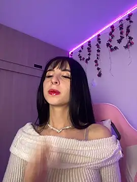 Lia  1 online show from 11-29-25, 10:24