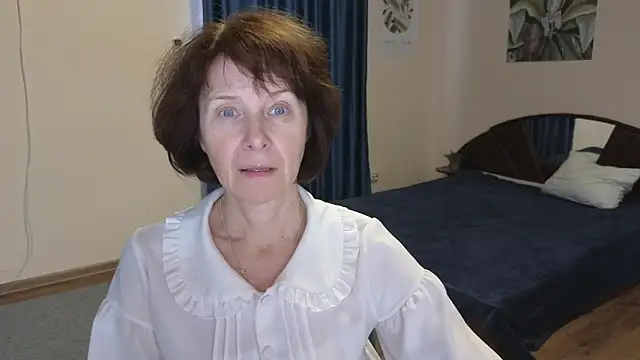 Lia Tito online show from 11-08-25, 06:02