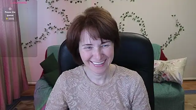 Lia Tito online show from 04-20-26, 01:58