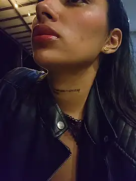 Lorena Mcfly online show from 04-24-26, 11:51