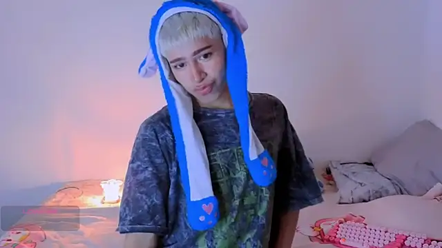 Snapshot of taichi_bluy chatting on 09-11-25, 08:31 taichi bluy online show from 09-11-25, 08:31