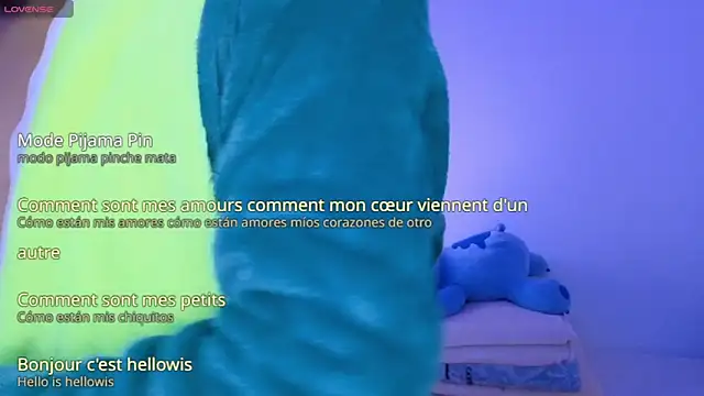 Snapshot of taichi_bluy chatting on 09-20-25, 07:04 taichi bluy online show from 09-20-25, 07:04