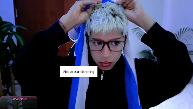 Snapshot of taichi_bluy chatting on 10-06-25, 08:50 taichi bluy online show from 10-06-25, 08:50