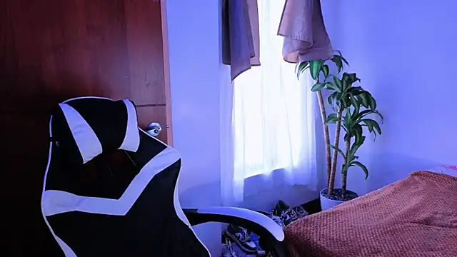 Snapshot of taichi_bluy chatting on 11-05-25, 08:20 taichi bluy online show from 11-05-25, 08:20