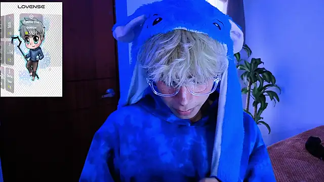 Snapshot of taichi_bluy chatting on 11-09-25, 07:56 taichi bluy online show from 11-09-25, 07:56