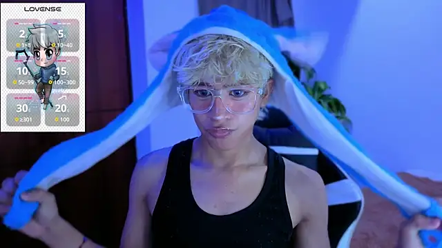 Snapshot of taichi_bluy chatting on 11-17-25, 07:58 taichi bluy online show from 11-17-25, 07:58