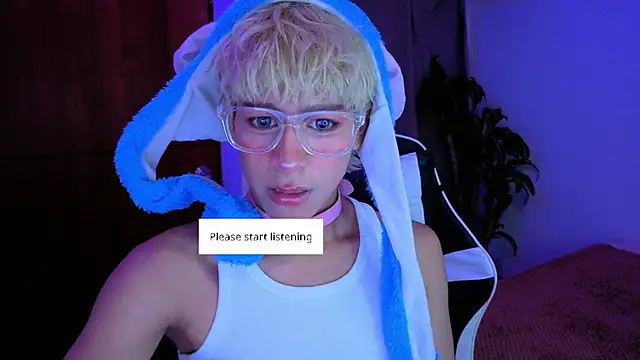 Snapshot of taichi_bluy chatting on 11-19-25, 08:36 taichi bluy online show from 11-19-25, 08:36