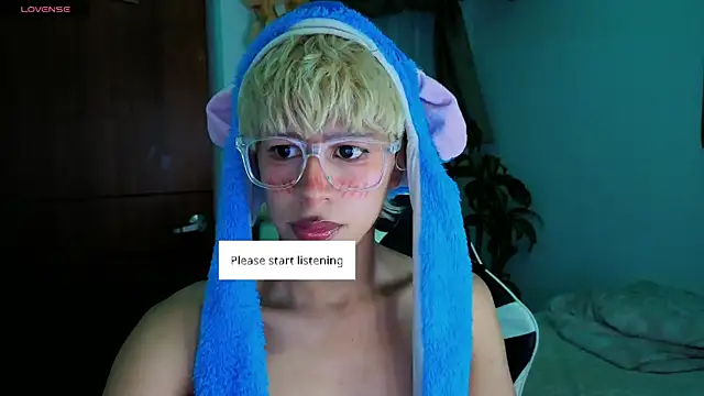 Snapshot of taichi_bluy chatting on 12-04-25, 11:57 taichi bluy online show from 12-04-25, 11:57