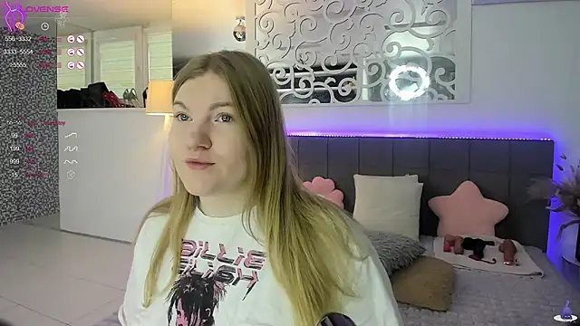 AshleyJoness online show from 11-18-25, 05:45