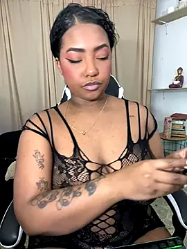 Snapshot of Naomisweett1 chatting on 09-16-25, 04:30 Naomisweett1 online show from 09-16-25, 04:30