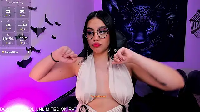 nicol ruizz online show from 10-14-25, 06:42