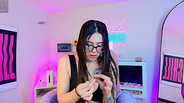 Alice Vixen online show from 04-25-26, 12:19