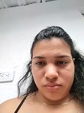 Snapshot of Eimy-04 chatting on 10-31-25, 05:47 Eimy-04 online show from 10-31-25, 05:47