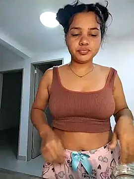 Snapshot of Eimy-04 chatting on 11-01-25, 02:30 Eimy-04 online show from 11-01-25, 02:30