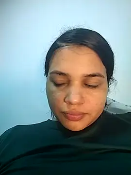 Snapshot of Eimy-04 chatting on 11-14-25, 10:47 Eimy-04 online show from 11-14-25, 10:47