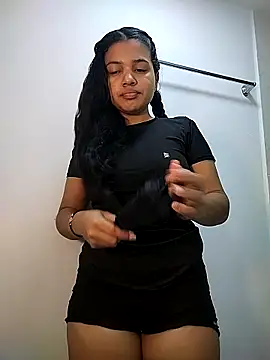 Snapshot of Eimy-04 chatting on 11-21-25, 02:32 Eimy-04 online show from 11-21-25, 02:32