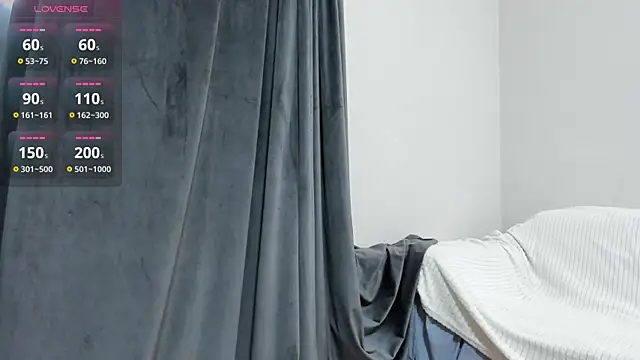 Snapshot of GraceBrawn chatting on 07-16-26, 06:25 GraceBrawn online show from 07-16-26, 06:25