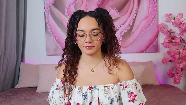 Taylor Tina online show from 11-29-25, 06:16