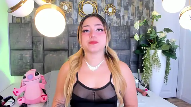 PatyLawrence online show from 11-11-25, 04:12