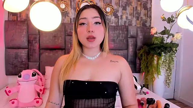 PatyLawrence online show from 11-18-25, 03:23