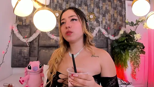 PatyLawrence online show from 11-23-25, 04:23