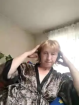 Snapshot of Flower2931 chatting on 06-17-26, 09:45 Flower2931 online show from 06-17-26, 09:45