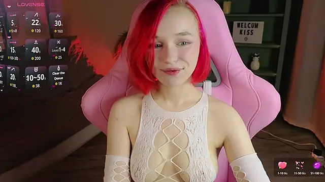 NaomiYoru online show from 11-28-25, 08:33