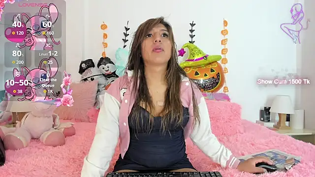 Snapshot of Ariana-Fernandez chatting on 10-23-25, 12:37 Ariana-Fernandez online show from 10-23-25, 12:37