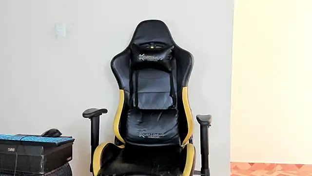 Snapshot of HELLSTAR chatting on 11-01-25, 09:17 HELLSTAR online show from 11-01-25, 09:17