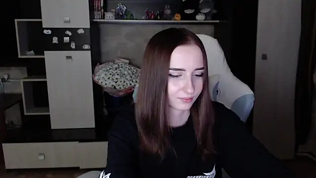 Cutti Crystal online show from 10-22-25, 07:57