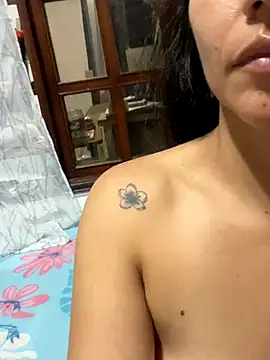 Snapshot of Huitaca_ chatting on 10-16-25, 03:18 Huitaca  online show from 10-16-25, 03:18