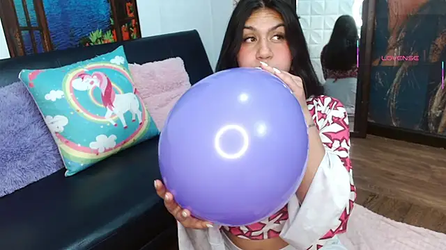 gigi gilt  online show from 02-20-26, 04:20