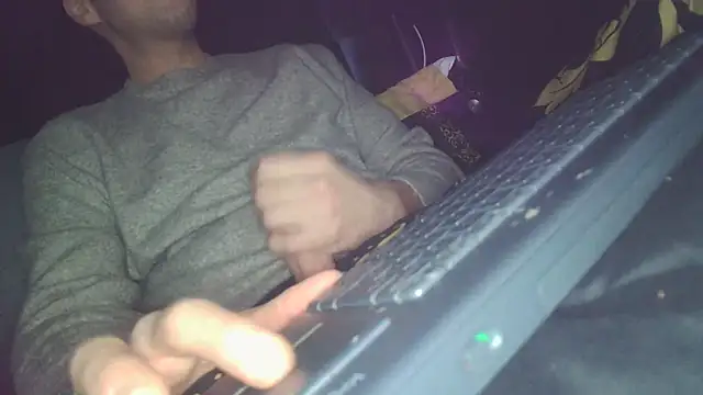 wank-over-ur-photo online show from 02-02-26, 09:41