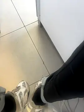 Snapshot of kamo012000 chatting on 10-11-25, 07:40 kamo012000 online show from 10-11-25, 07:40