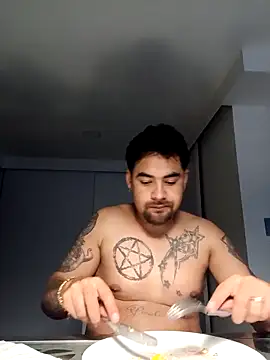 Snapshot of Maximo_cum27 chatting on 03-22-26, 05:00 Maximo cum27 online show from 03-22-26, 05:00