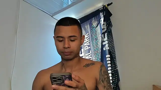  Logan Colton  online show from 02-11-26, 04:56