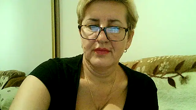 Dana4921 online show from 10-31-25, 05:47