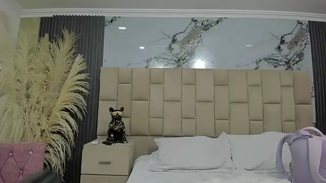 cloesummerr  online show from 02-17-26, 12:23